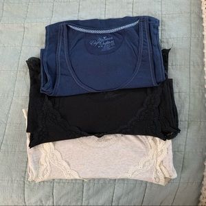 Lot of 3 American Eagle tanks - size M